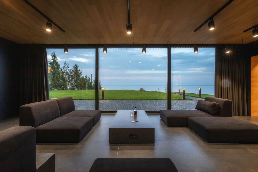 Дом-бункер Джеймса Бонда от KAGER на Киевском море за btc. Свой пляж!