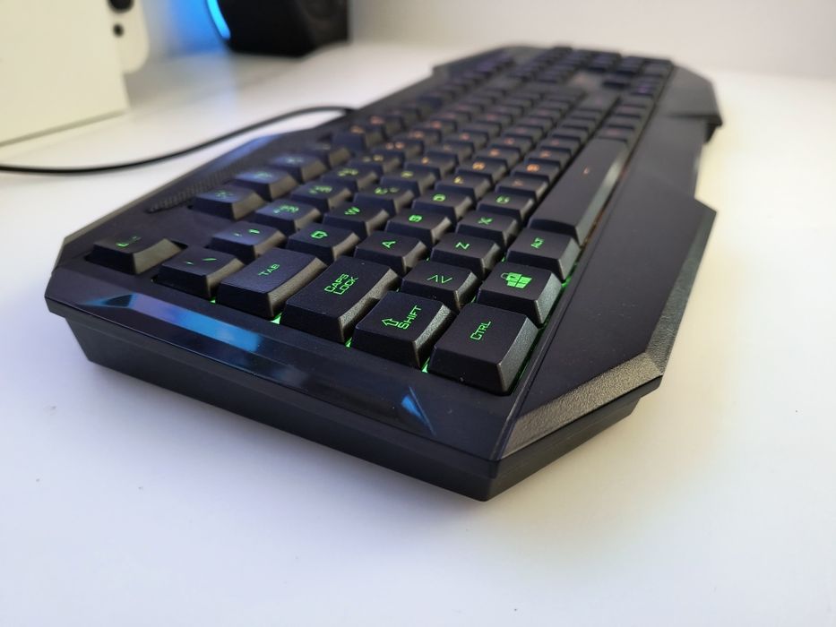 Teclado RGB Trust CXT