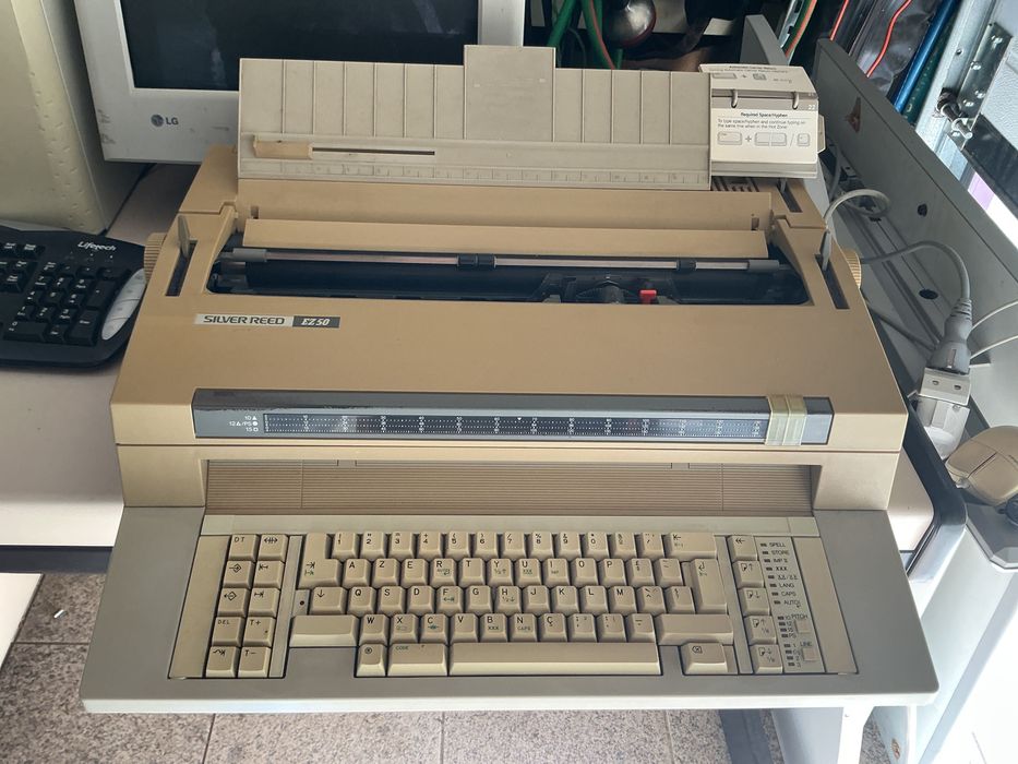 Maq. Escrever Vintage Silver Reed EZ50