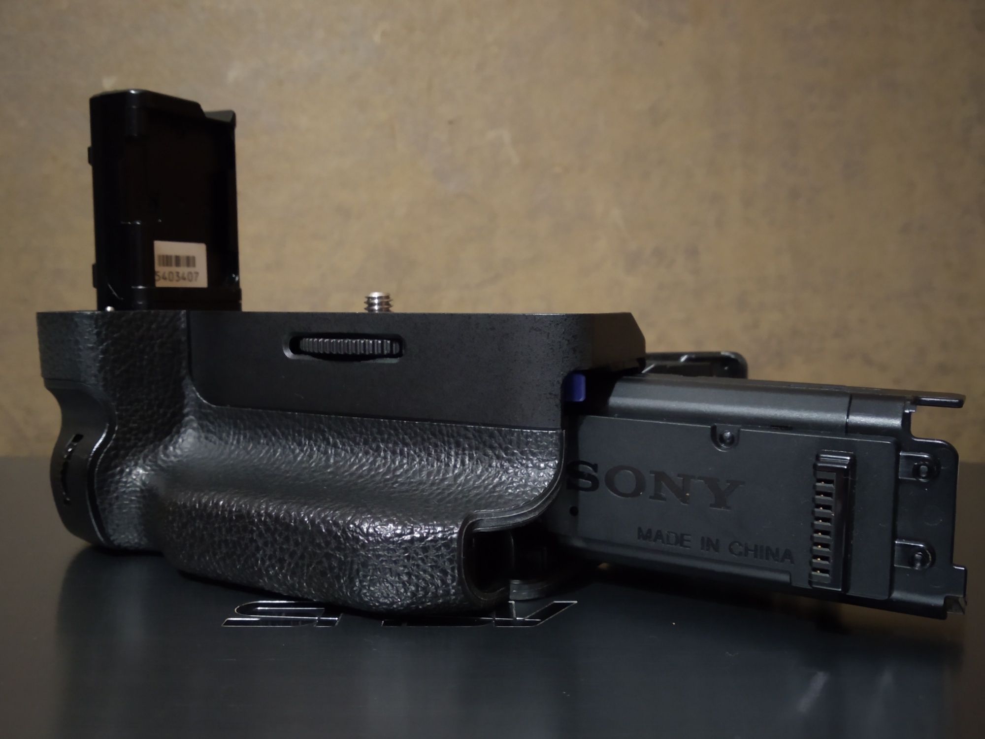 Батарейний блок SONY VG-C2EM для камер A7II A7RII A7SII Оригінал