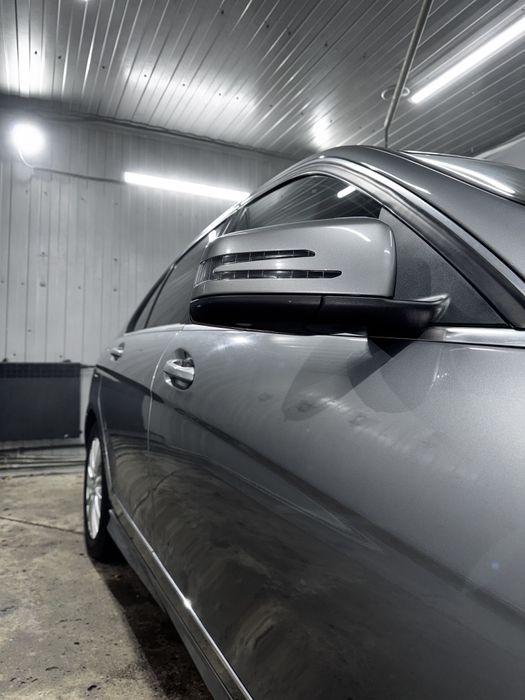 Мерседес с300 99350км, 2 власники.