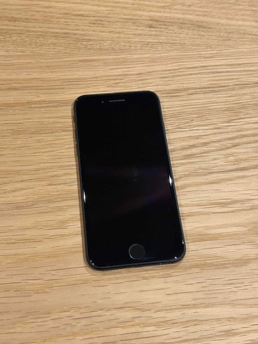 iPhone SE 2020 64 GB Preto
