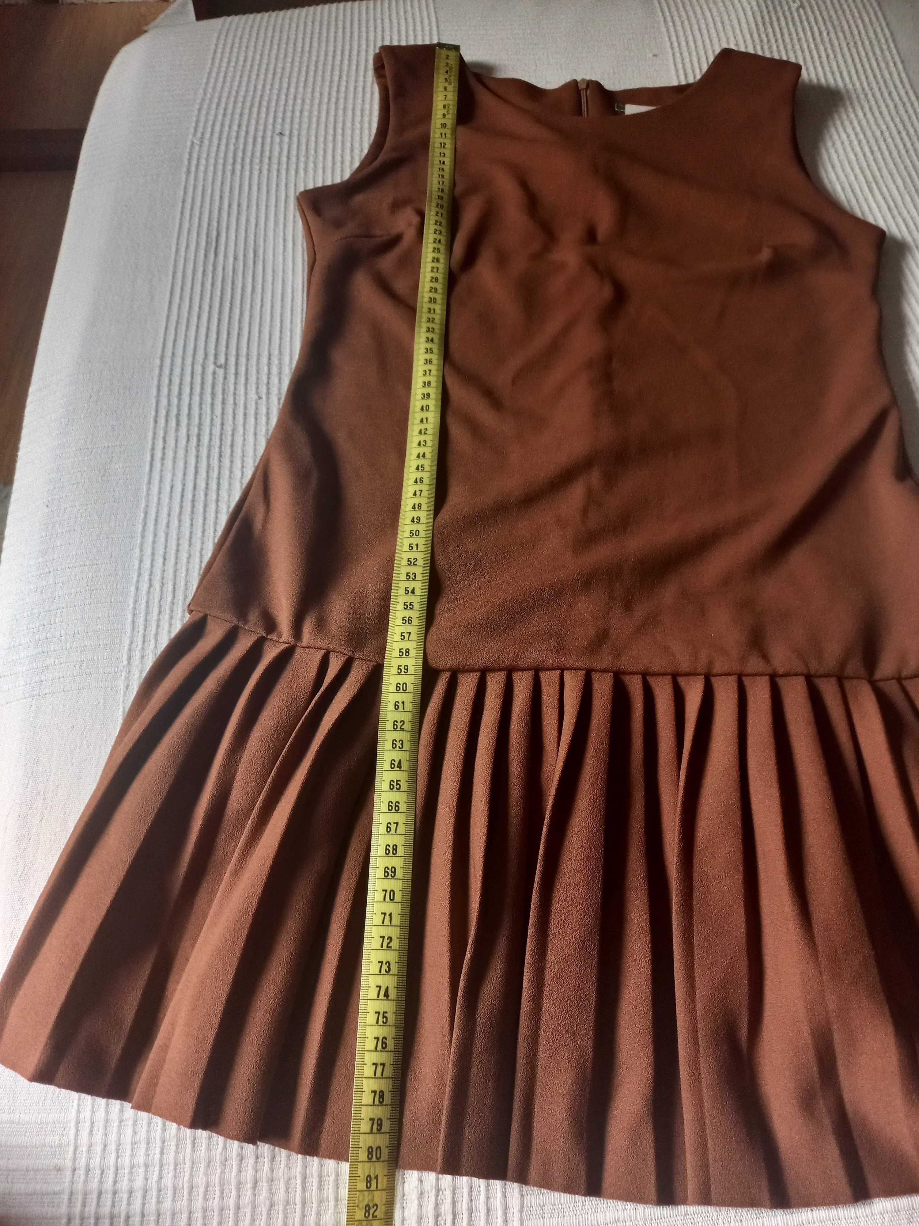 Vestido vintage, castanho, plissado, Tam 38 (Portes incluídos)