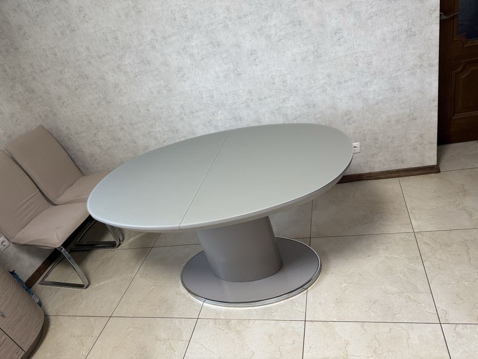 Стіл обідній, матове скло