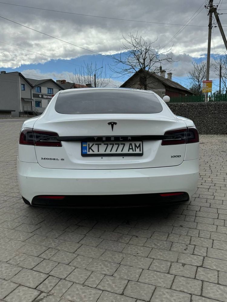 Tesla model S 100D