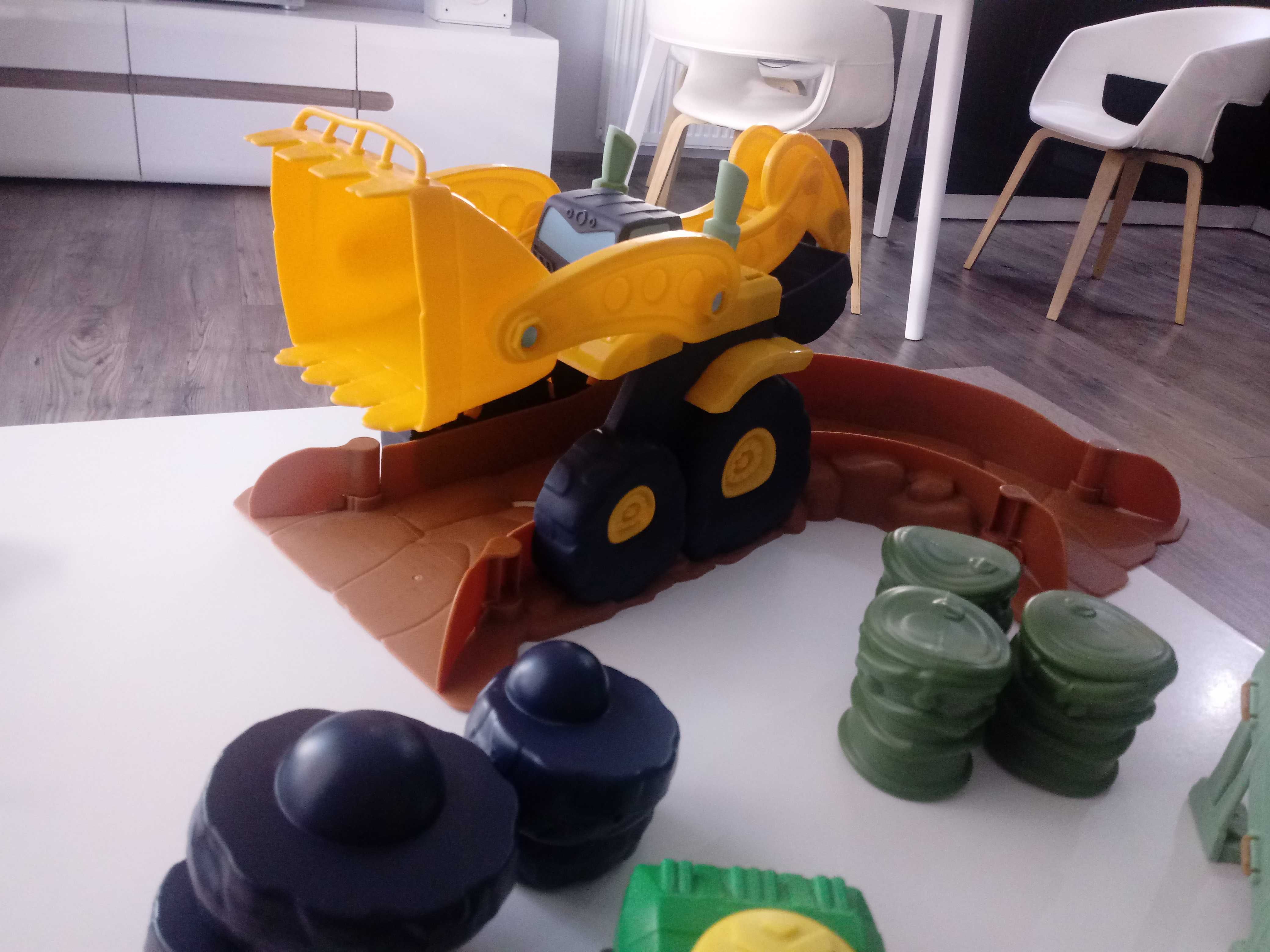 Little Tikes Arena do Wyścigów + autko śmieciarka Slammin Racers