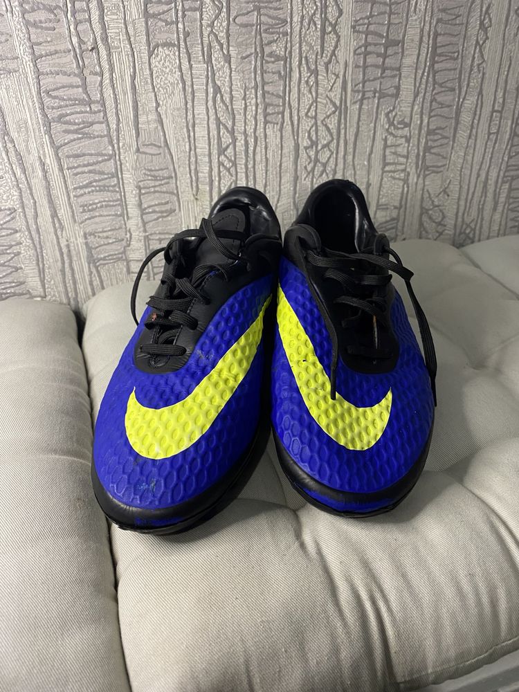 Бутси Nike Hypervenom 42р