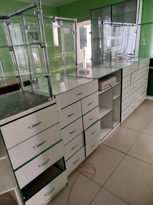 Мебель для аптеки бу можно отдельно