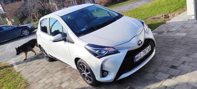 Toyota Yaris TOYOTA YARIS Premium 1.5 benz salon PL 36 tys.km