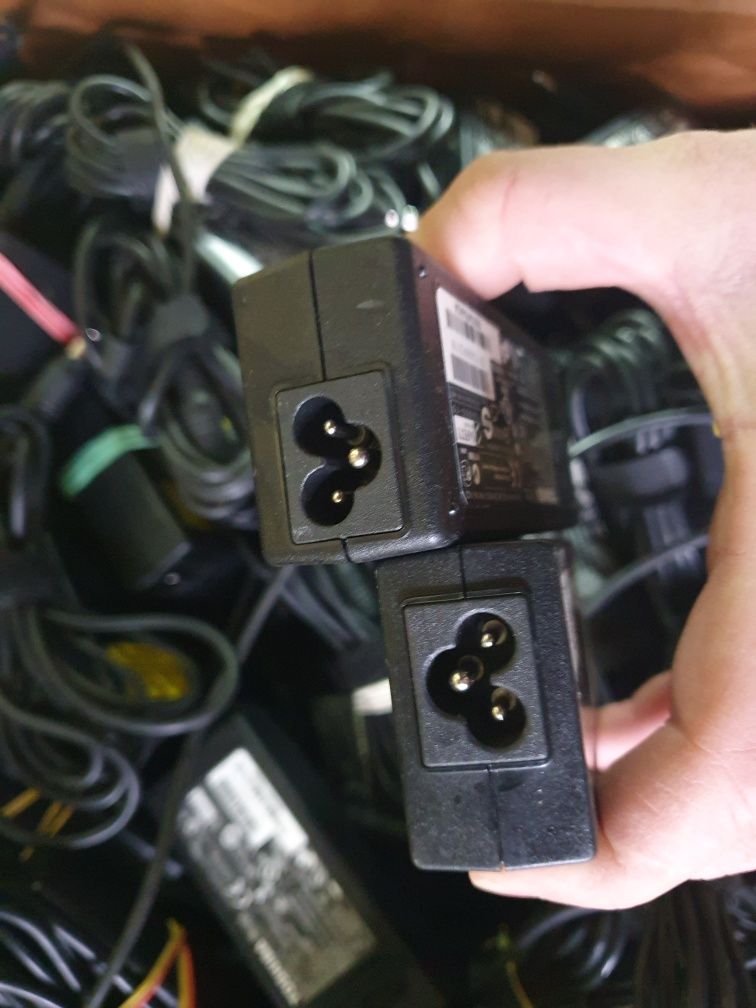 Зарядка зарядное блок питания живлення Tochiba Asus 65w 19v/3.42а ориг