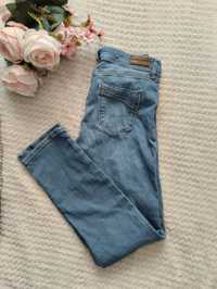 Niebieskie jeansy Cross Jeans