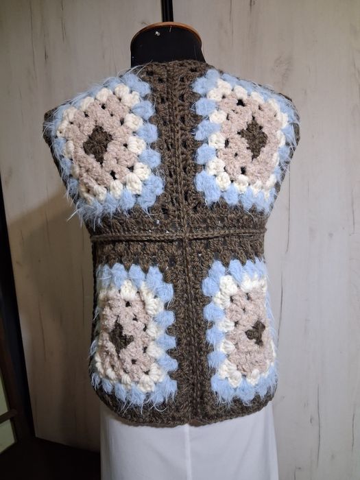 В'язана жилетка гачком на замовлення