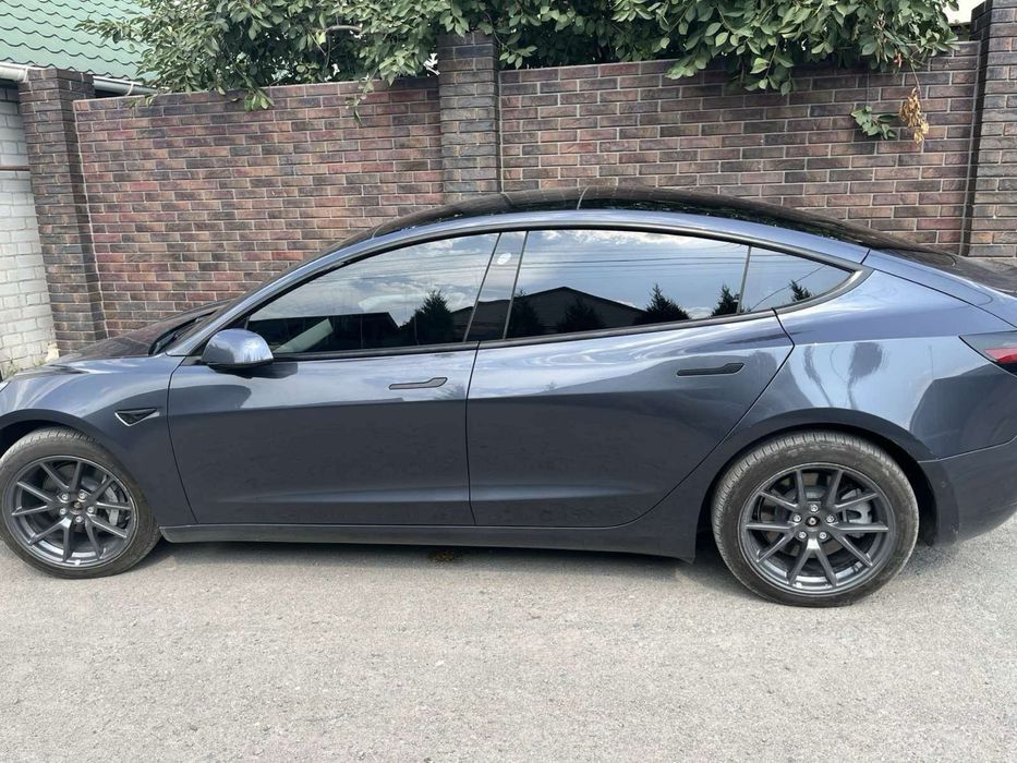 Продам TESLA MODEL 3  2021 року