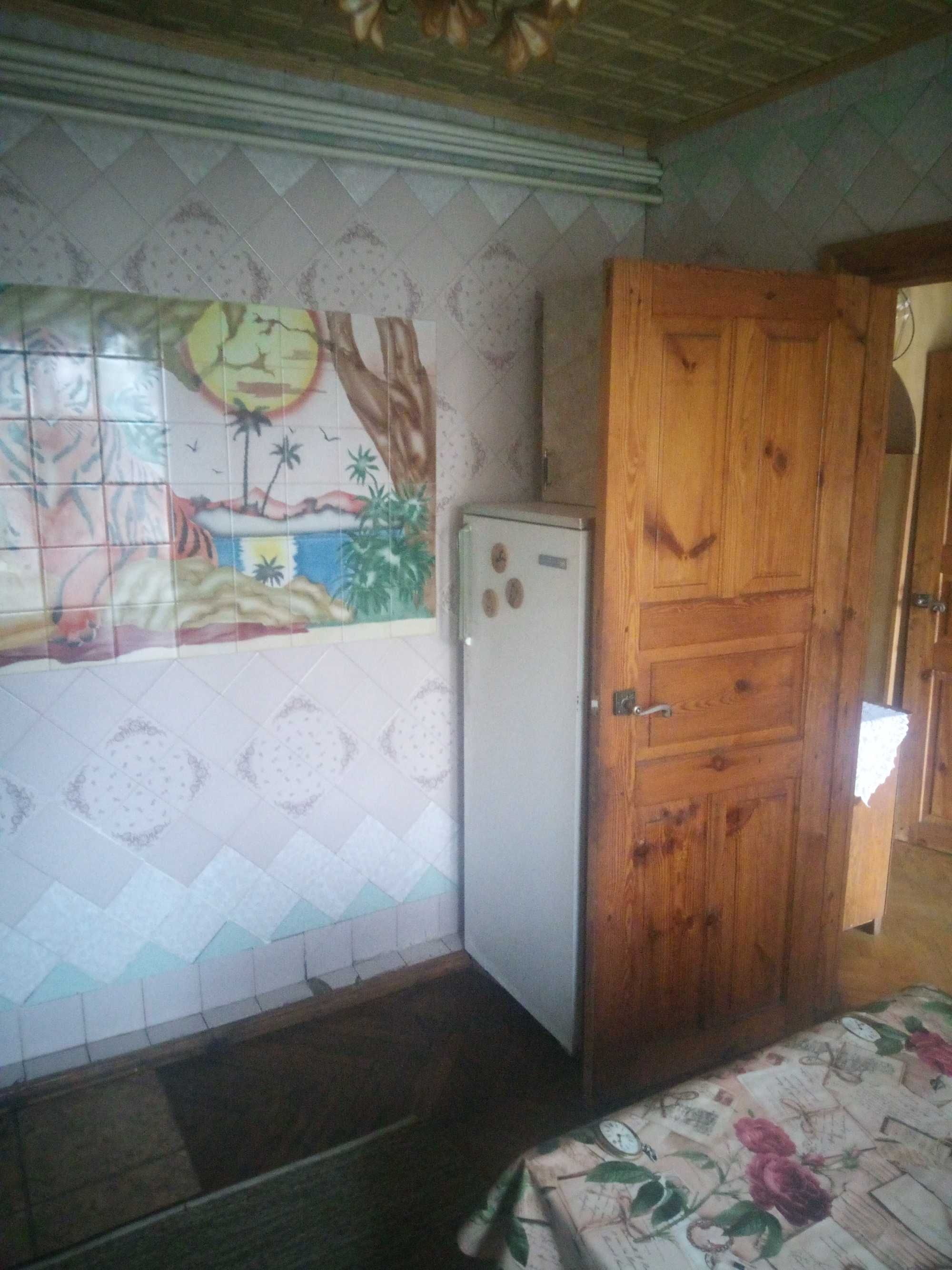 Здається кімната, ліжко-місце