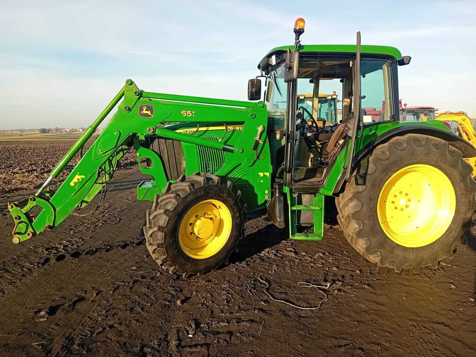 Ciągnik John Deere 6120 z turem