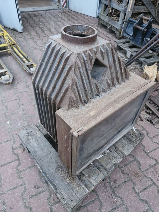Kominek żeliwny TARNAVA  na budowę, do garażu 200 kg