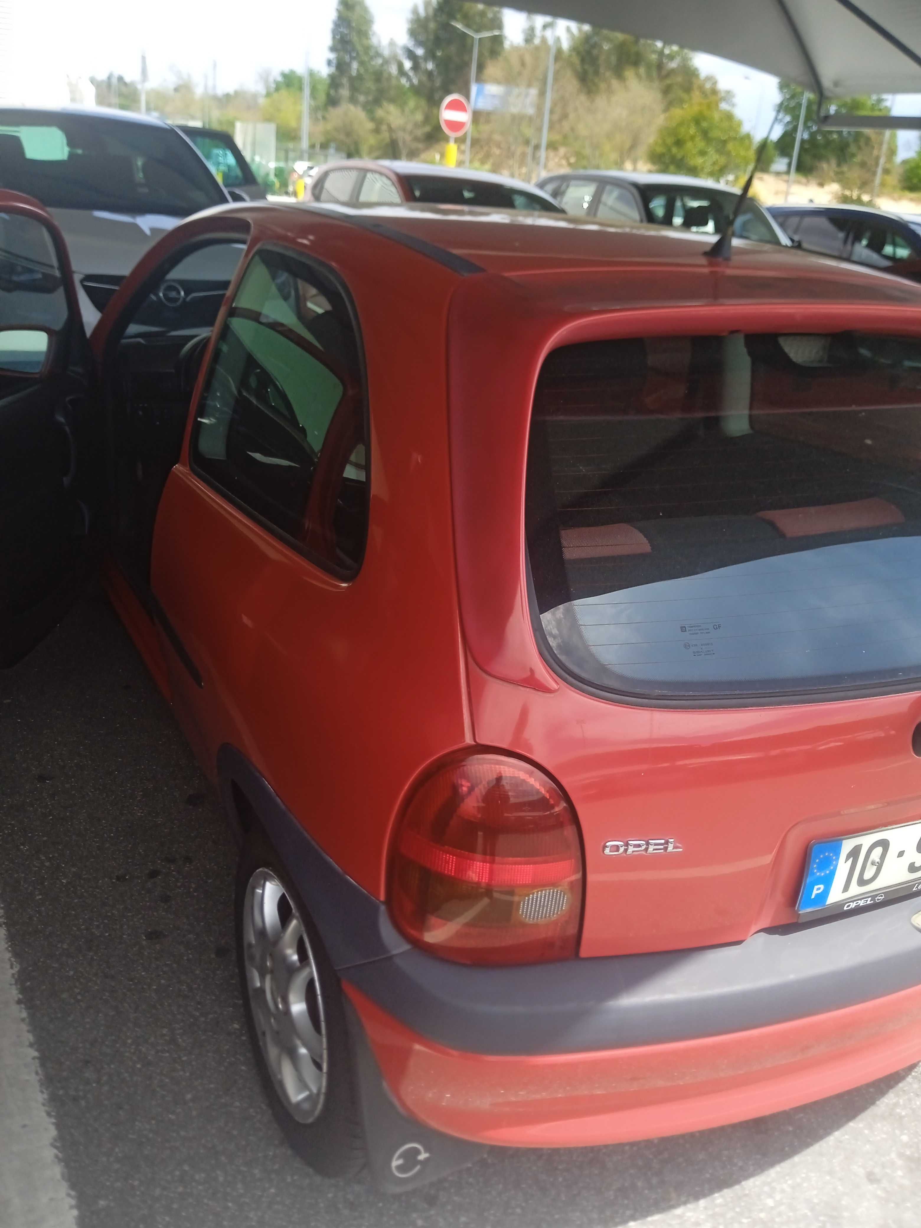 Corsa b ano 2000 categoría