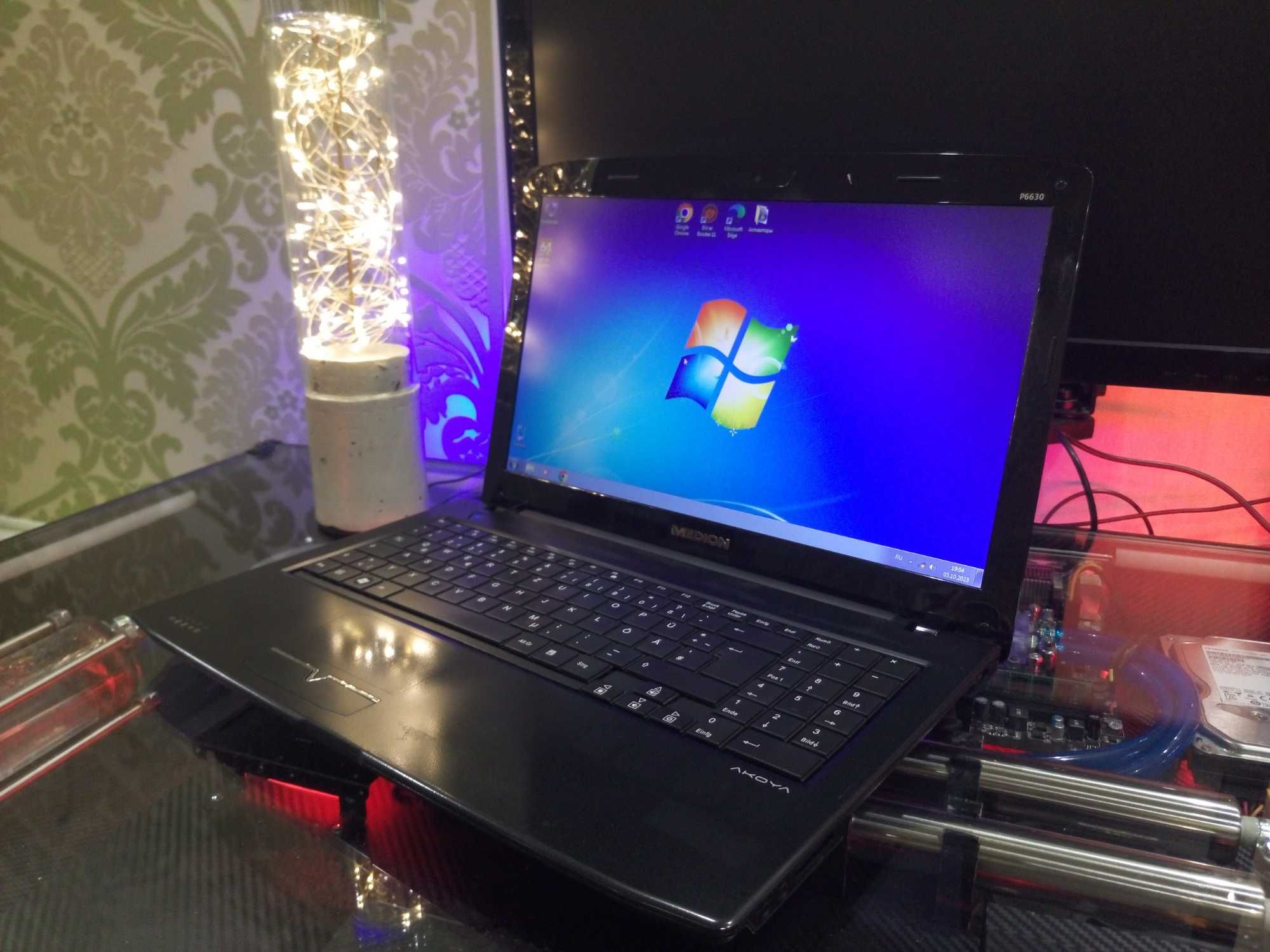 Ноутбук Medion Akoya P6630 Intel Core i3-390M