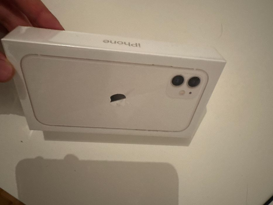 iPhone 11  64GB biały