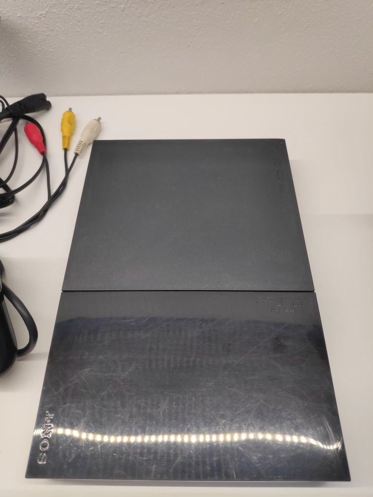PlayStation 2 Slim completa e testada