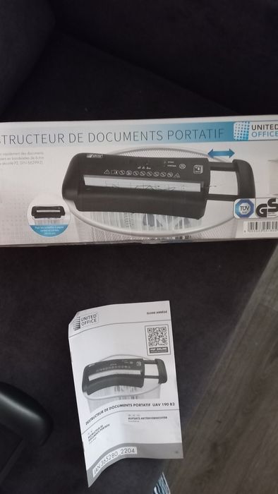 Шредер для різки паперу