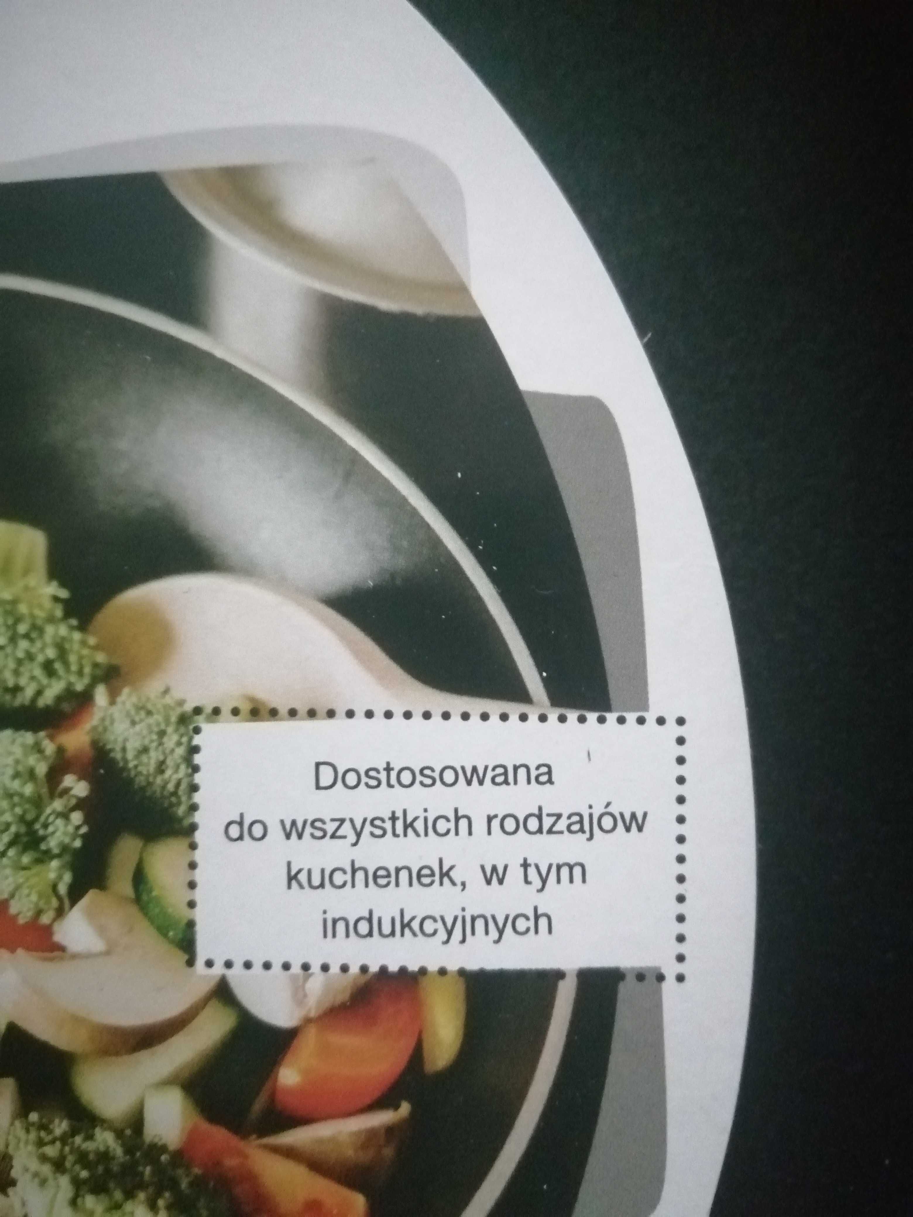 Nieużywana patelnia z powłoką nieprzywierającą