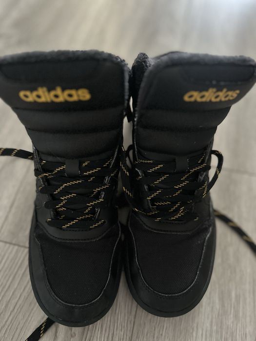 Кросівки Adidas, 38,5 оригінал