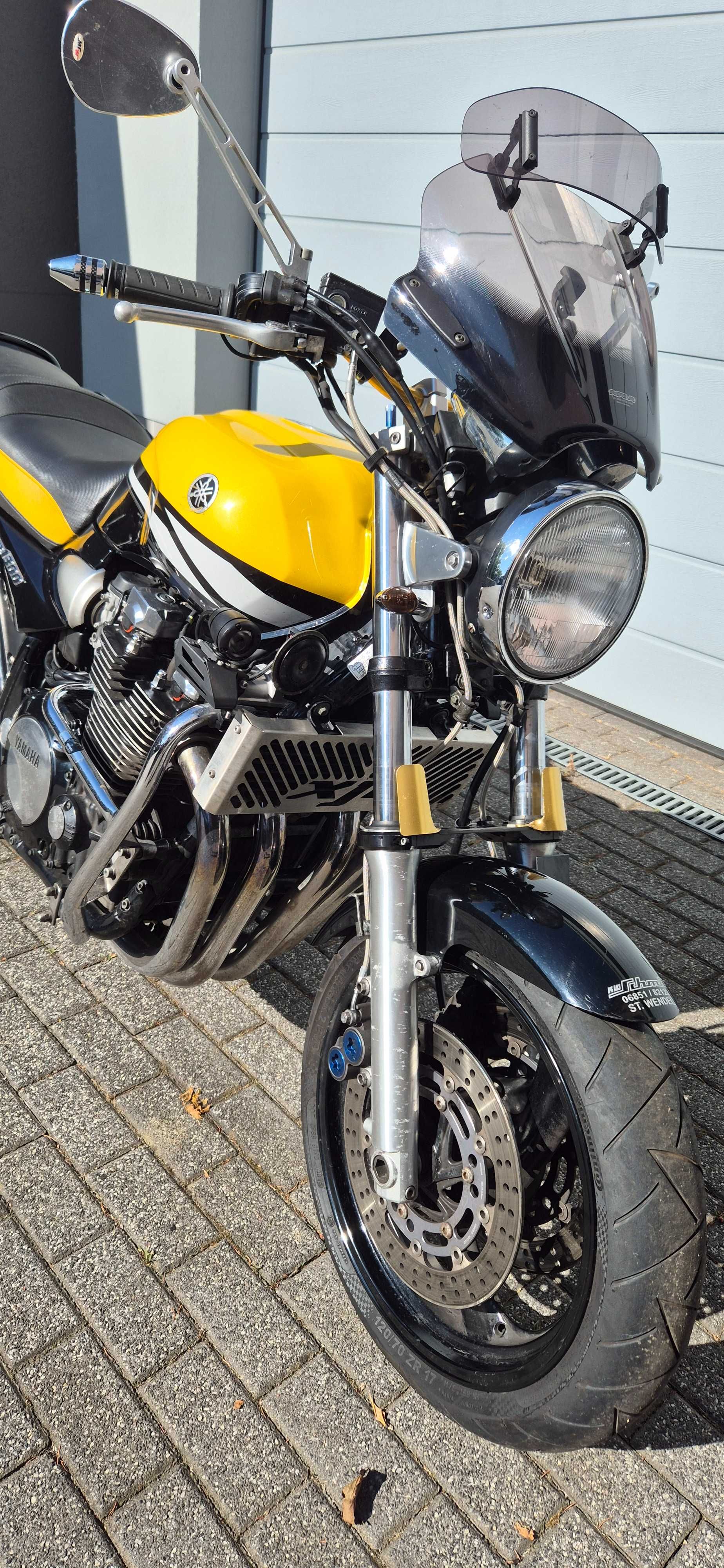 Yamaha xjr1300  02