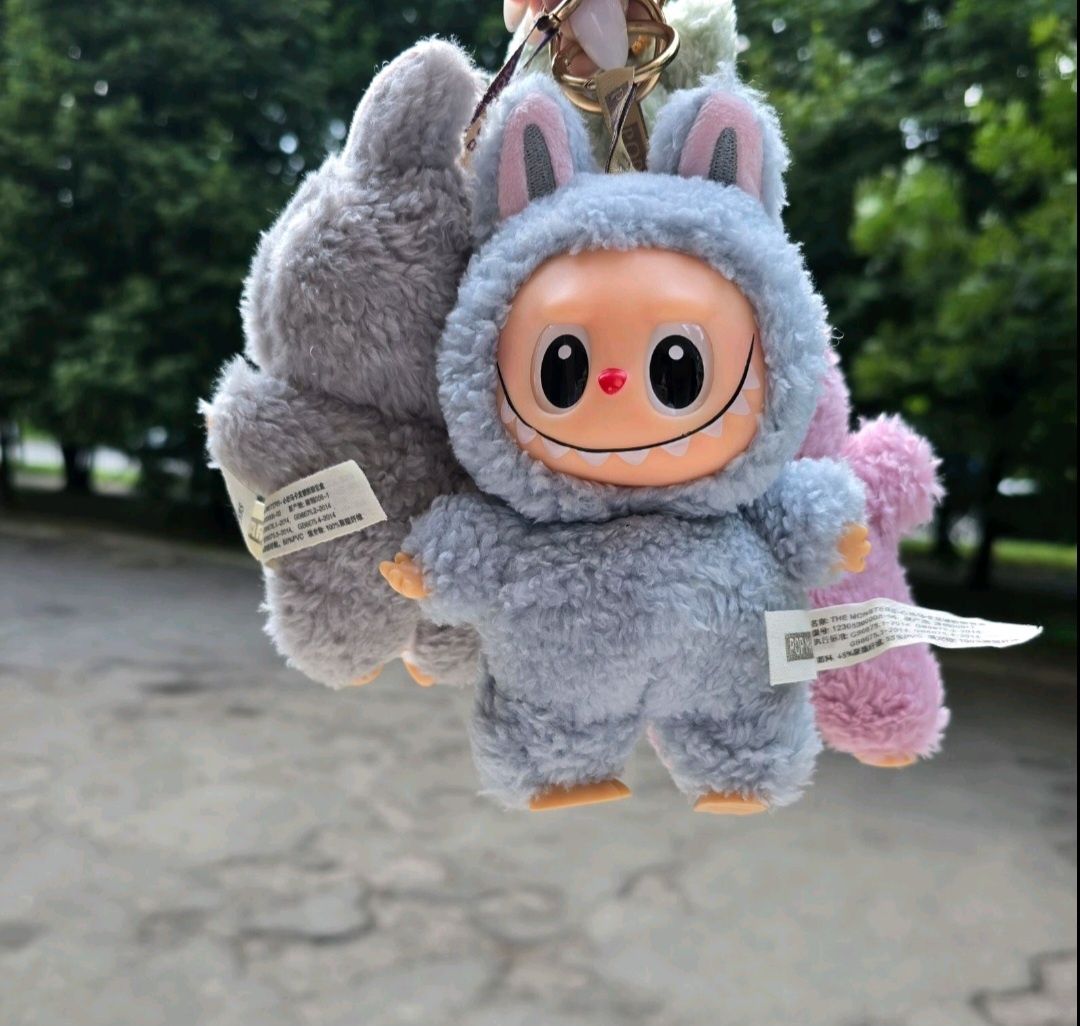 Брелок лабубу, labubu, популярна іграшка