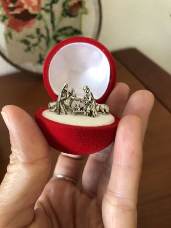 Presépio em miniatura em caixa em forma de pera
