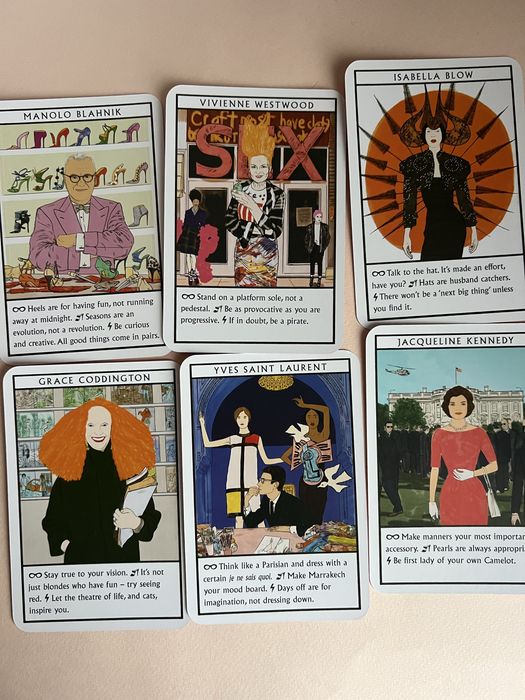 Розпродаж колод таро