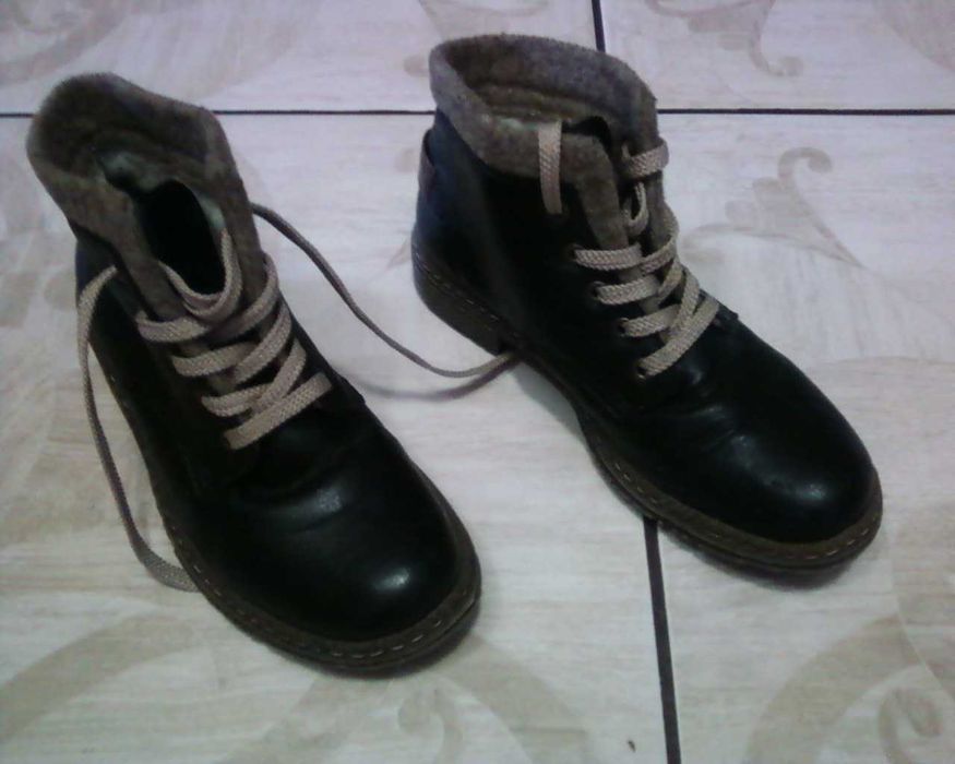 Черевики зимові жіночі 37р.