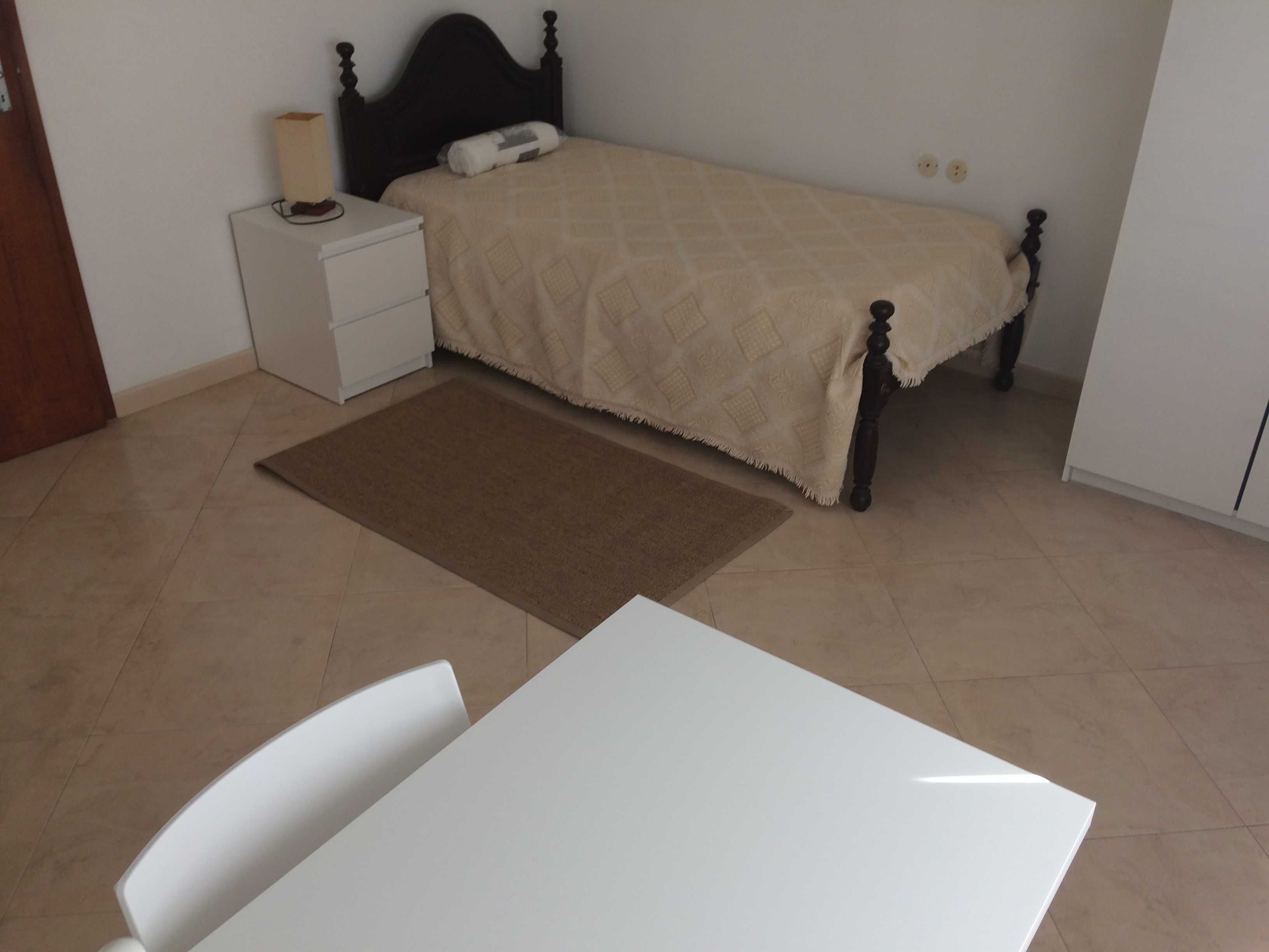 Quarto (quartos) em Faro - polo da Penha da Universidade do Algarve