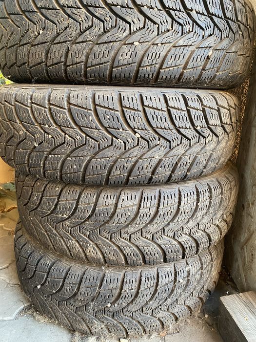 Зимние шины с дисками на Ниву