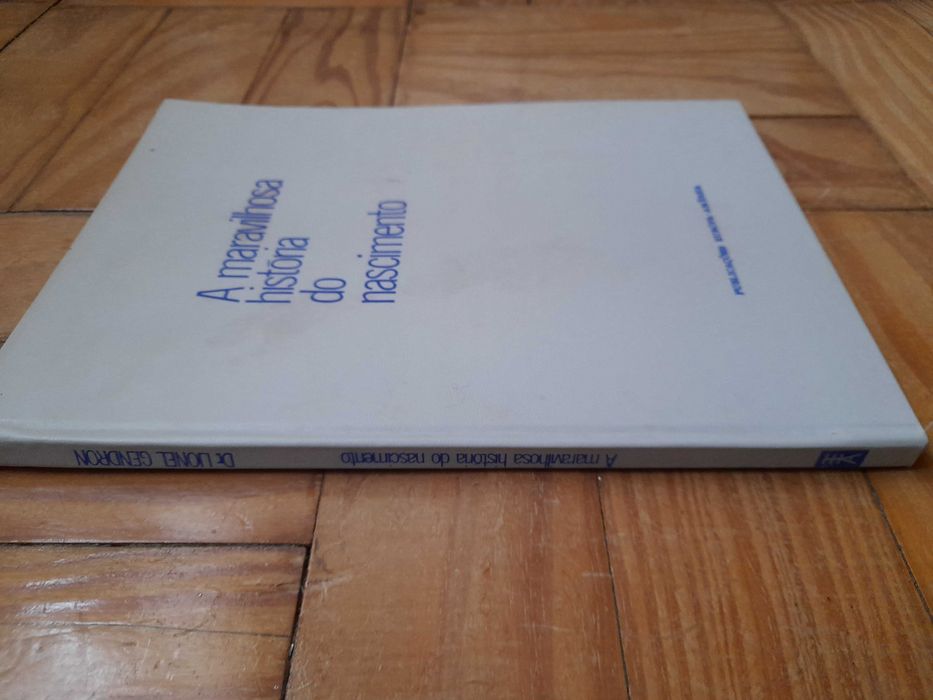 Livro "  A Maravilhosa História do Nascimento ) Antigo