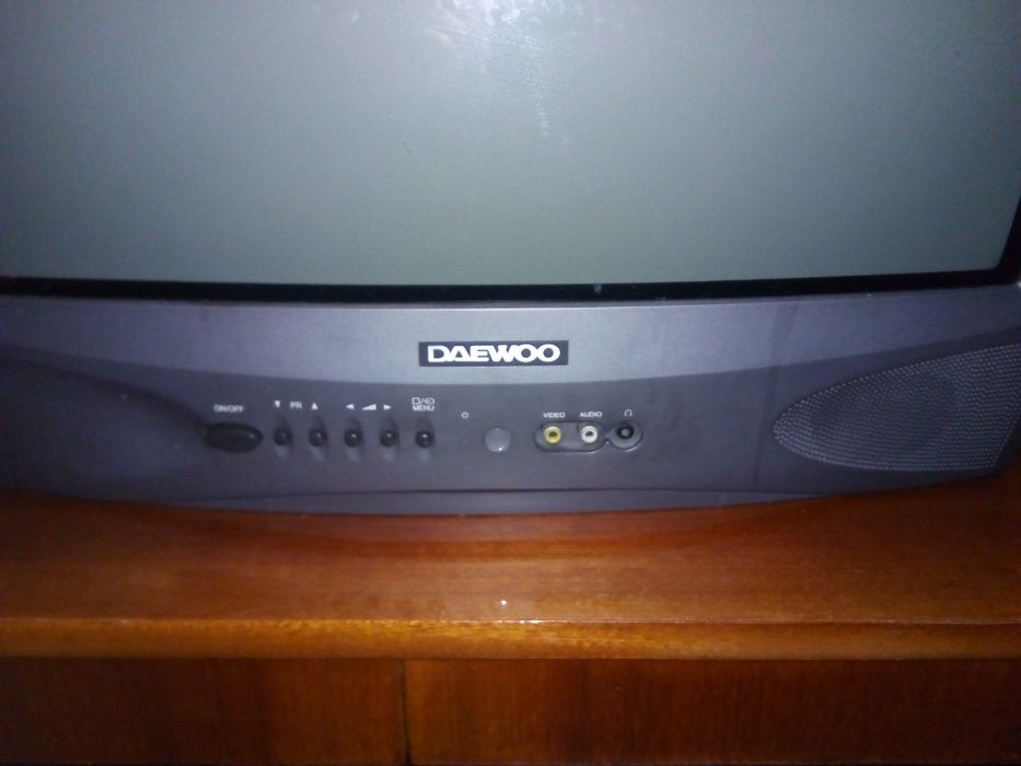 Цветной телевизор Daewoo 21V4T