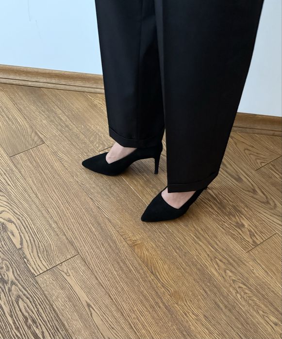 жіночі замшеві чорні туфлі лодочки човники 41 26.5 см