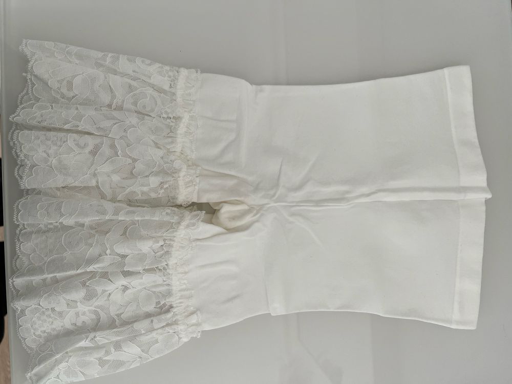 Legginsy z koronką, majtki modelujące