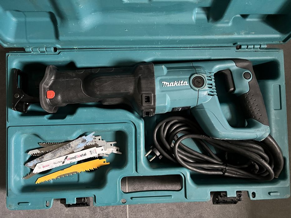 Мережева шабельна пила  Makita JR 3050 T