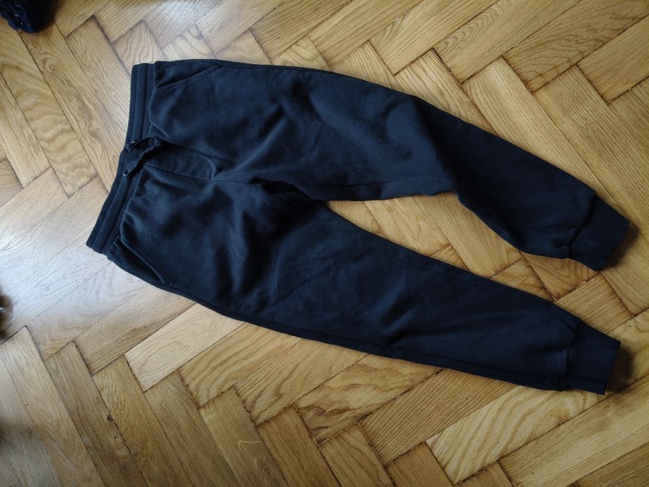 Spodnie dresowe czarne dresy dres 146