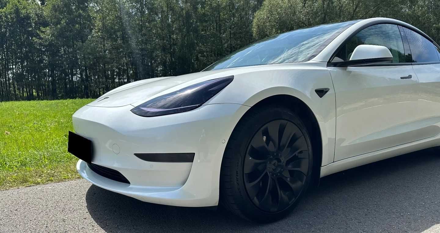 Tesla Model 3 Long Range 2021 року