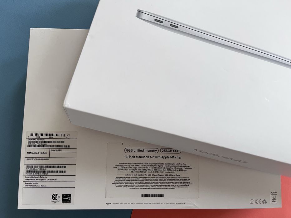 Apple Macbook Air 13 Silver M1 Chip A2337 8/256gb Без Блокувань