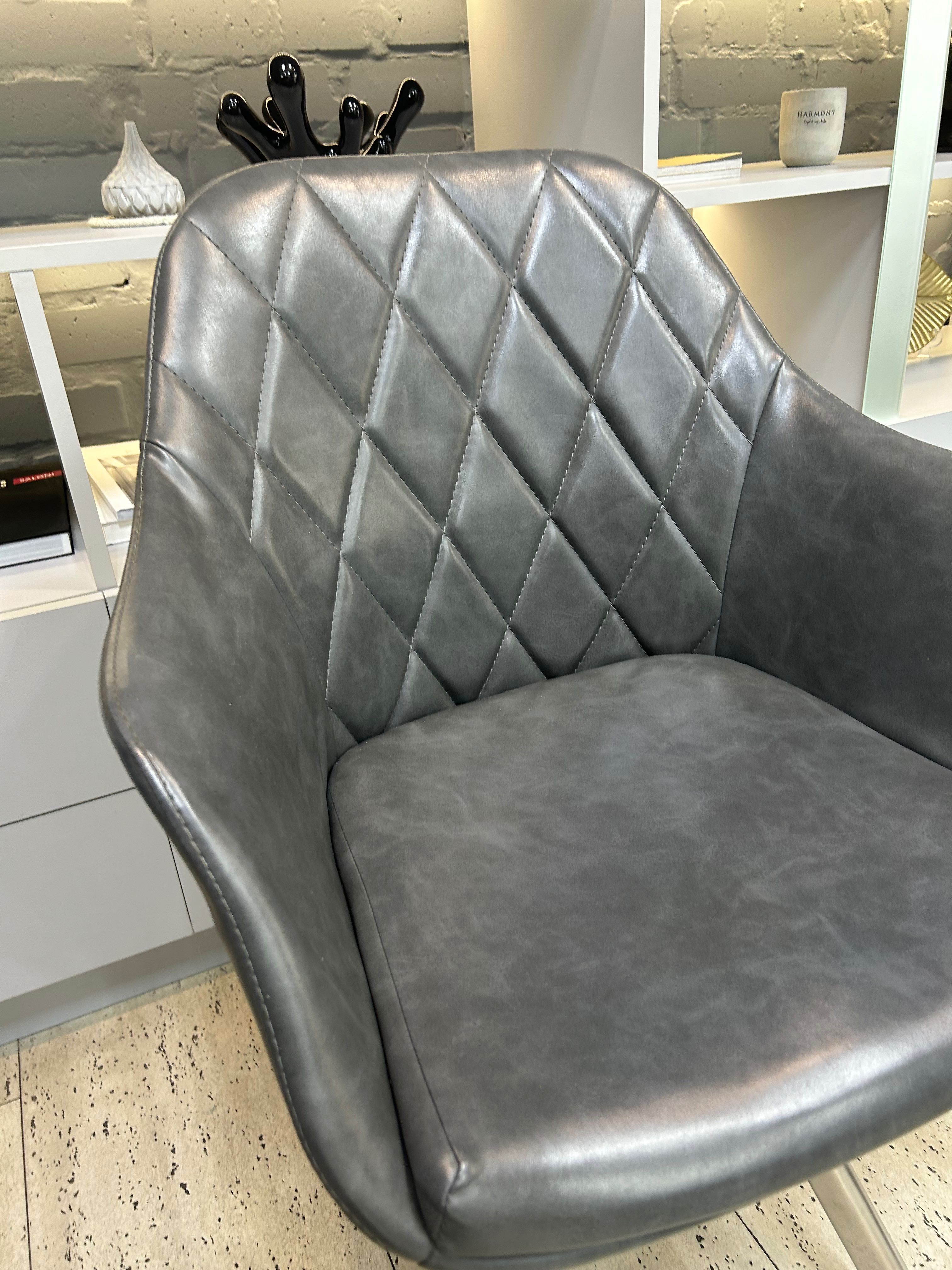 Продам стильні крісла для клієнтів