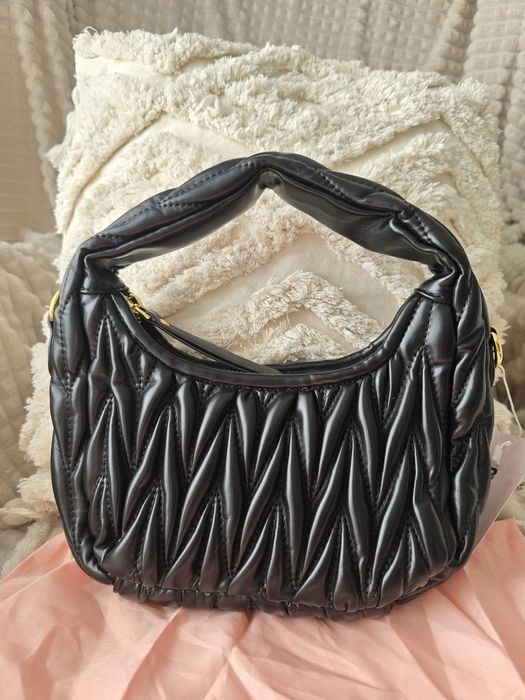 Mala Miu Miu- nova com etiquetas