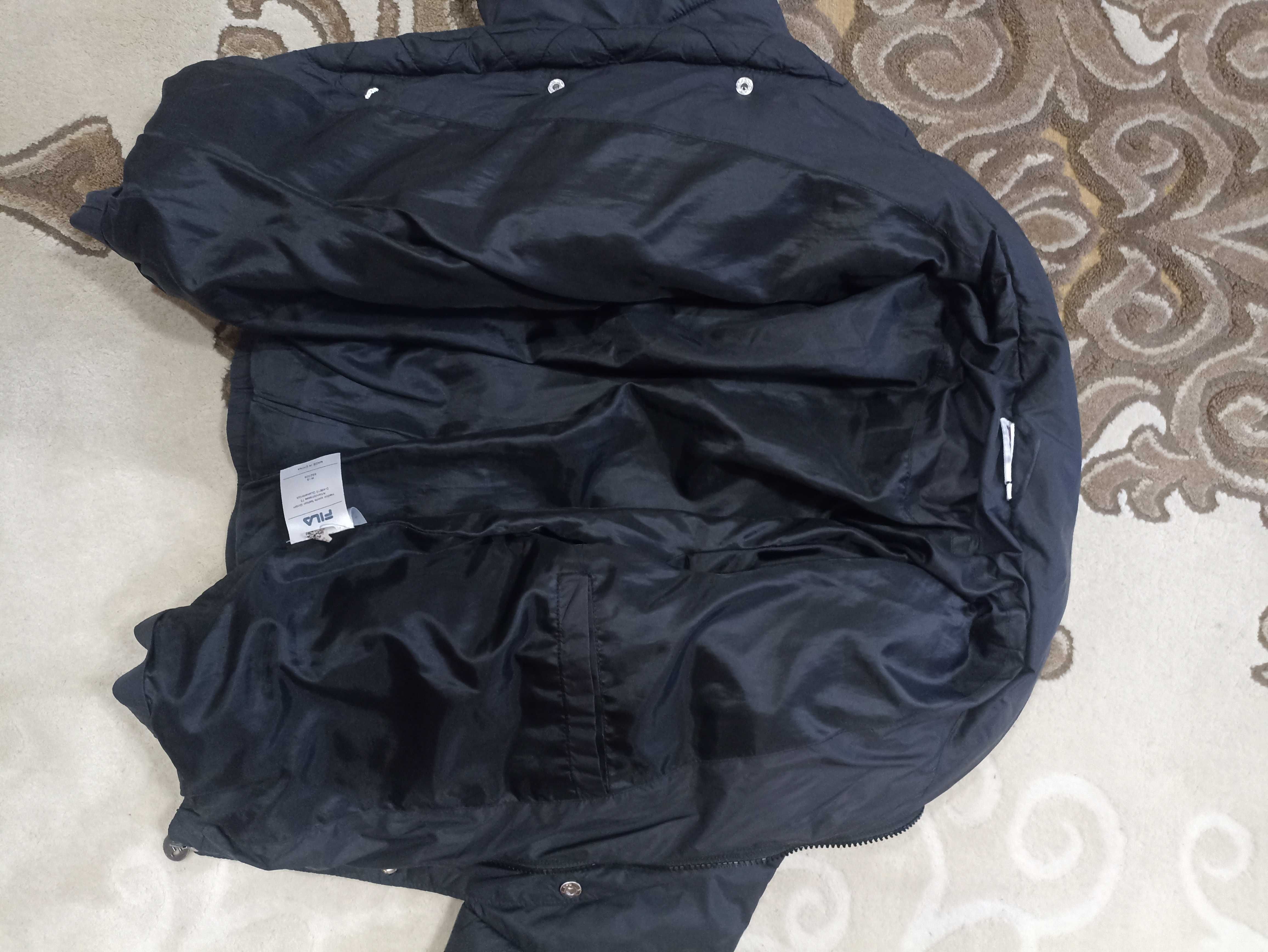 Жіноча курточка FILA