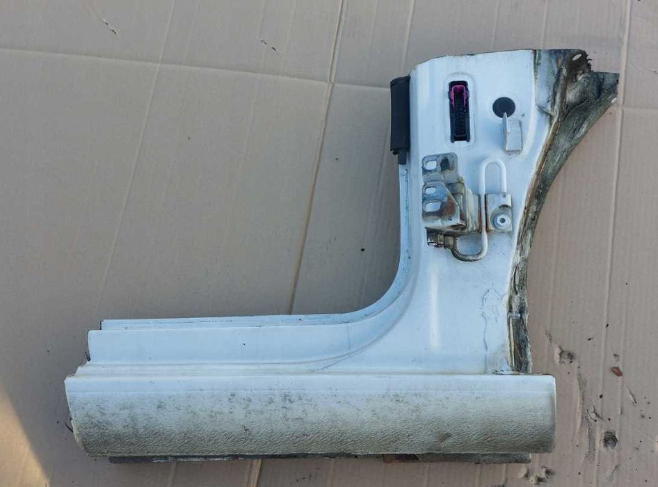 Próg słupek prawy VW Golf V VI Kombi 09-13r