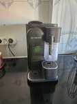 Máquina de Café DELONGHI Nespresso Lattissima One Evo EN510.B Preto