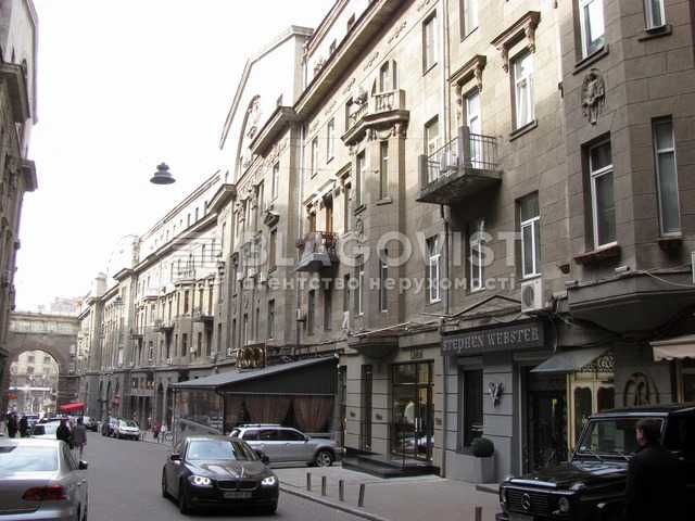 Пассаж ул Крещатик 15 - 2 комн квартира 72 м кв
