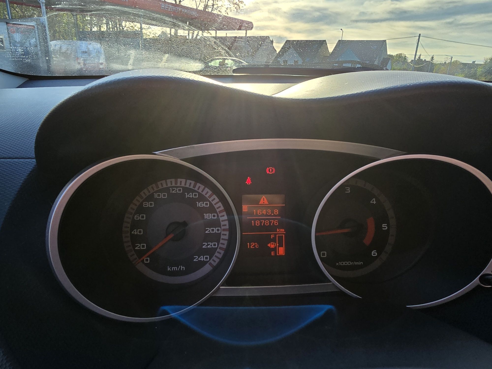 Mitsubishi Outlander 2