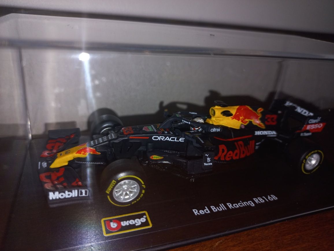 Bburago bolid F1 Red Bull RB16B, M. Verstappen, skala 1:43